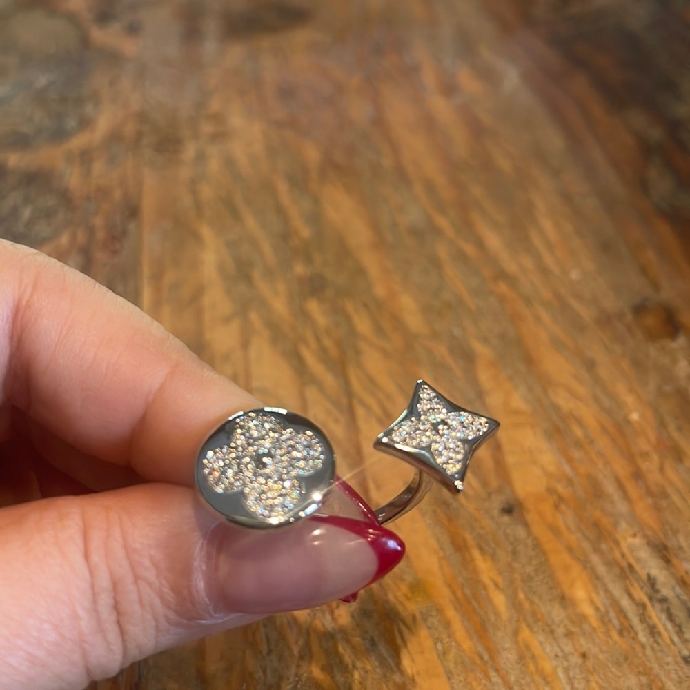 Silver open ring with crystals